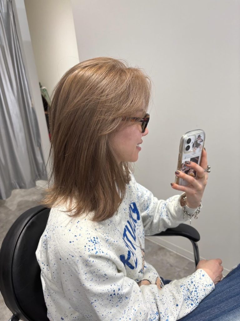ミルクティーベージュ